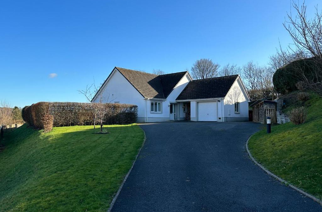 Llansteffan House | Llais Y Mor
