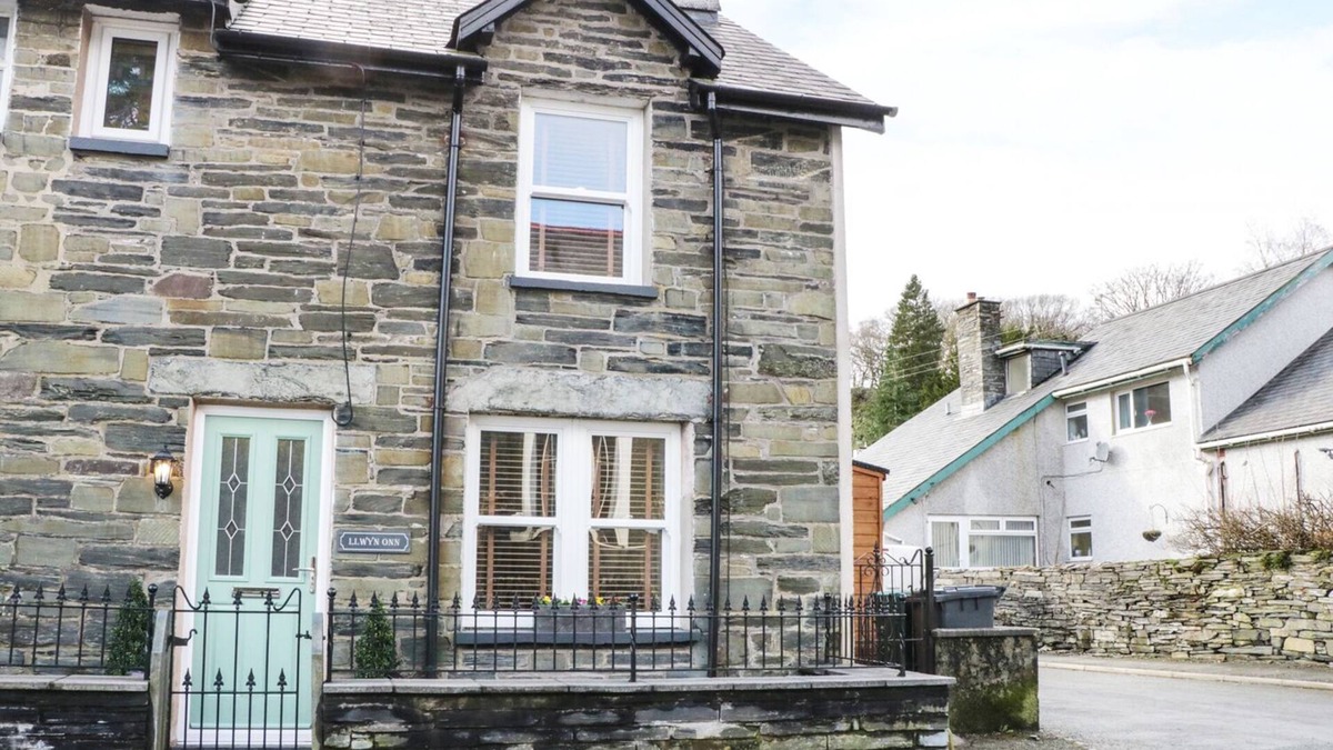 Dolwyddelan Cottage | LLWYN ONN, family friendly, country holiday cottage in Dolwyddelan