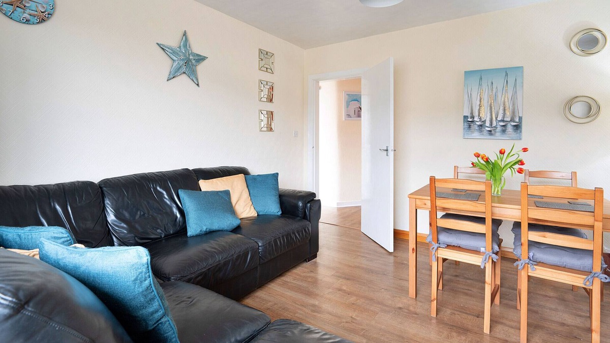 Kinmel Bay Cottage | Llys Llewellyn