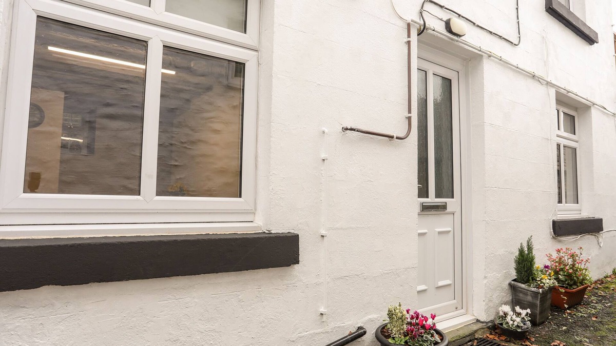 Llandderfel Cottage | LLYS MAIR, romantic, character holiday cottage in Bala