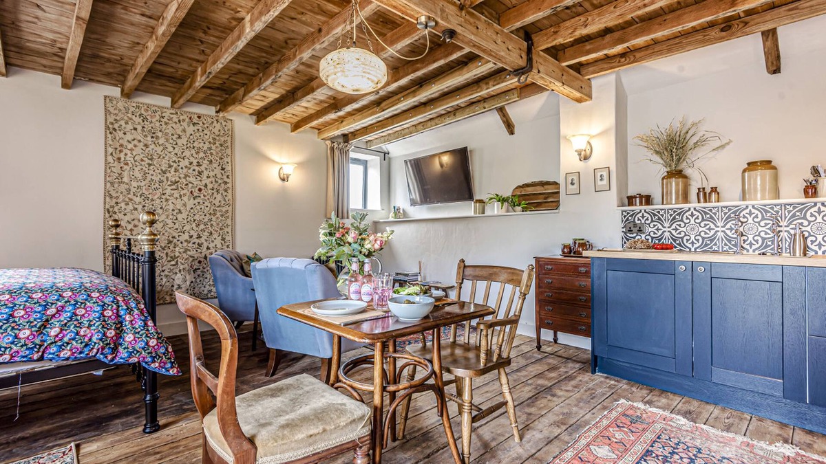 Bridport Apartment | Loaf - Ancient granary sympathetically restored making it a truly special