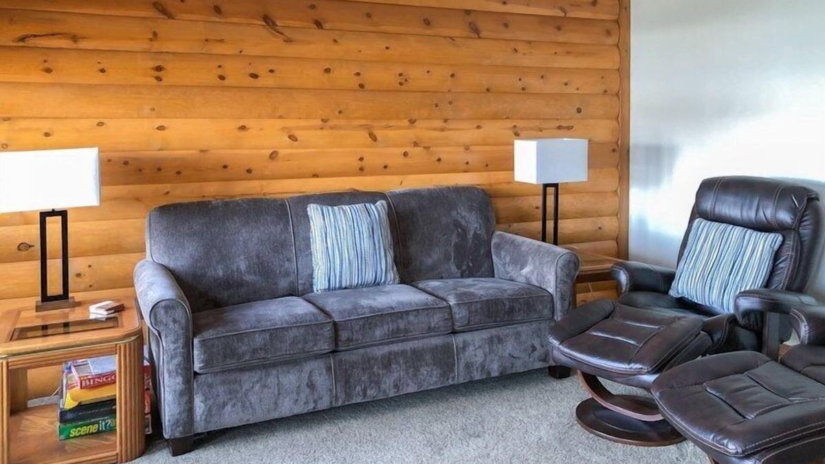 Sunrise Beach Condo | Loan Oak Point 04 - A Vintage Lake Vacation!
