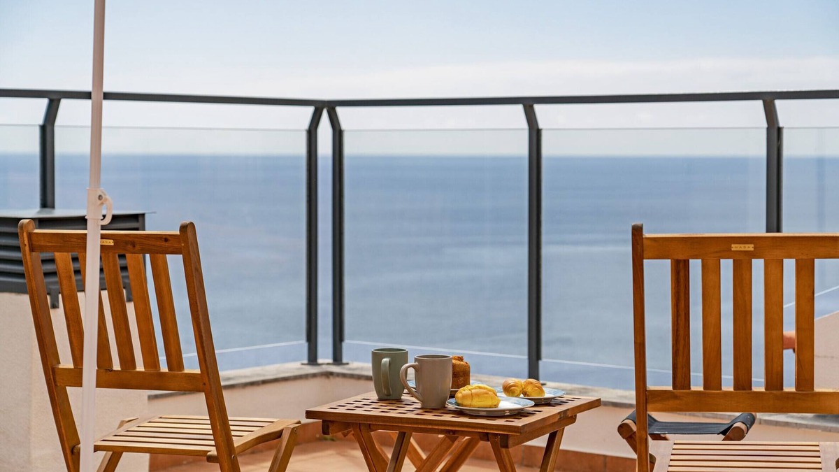 Santa Cruz Apartment | Lobo Marinho, apartment near the sea.