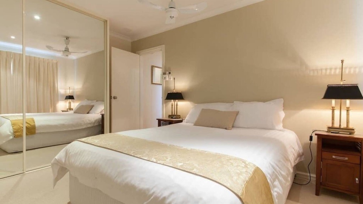 Booragoon Villa | Local Villa Flavour*Garden City*2BR Villa*Layman Park*