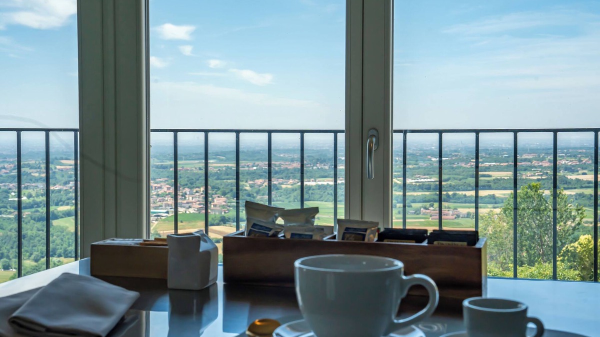 Montevecchia Hotel | Locanda Moderna Carlambroeus