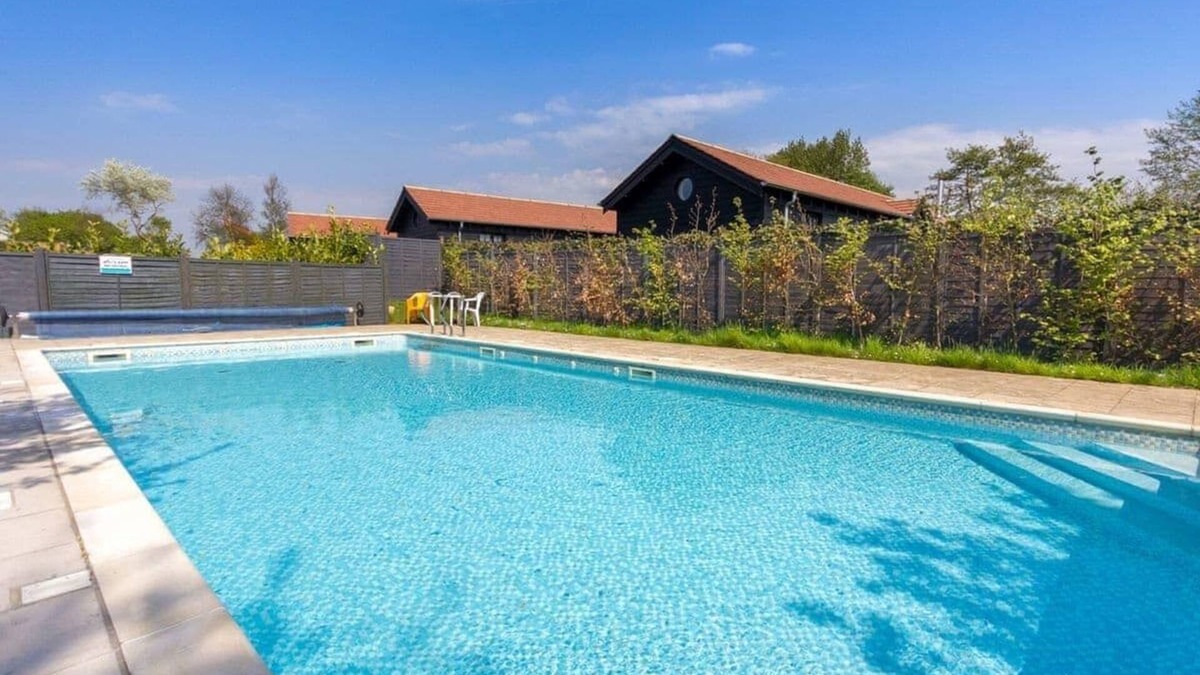 Rookley House | Located at the tranquil viewpoint area of Rookley Park.