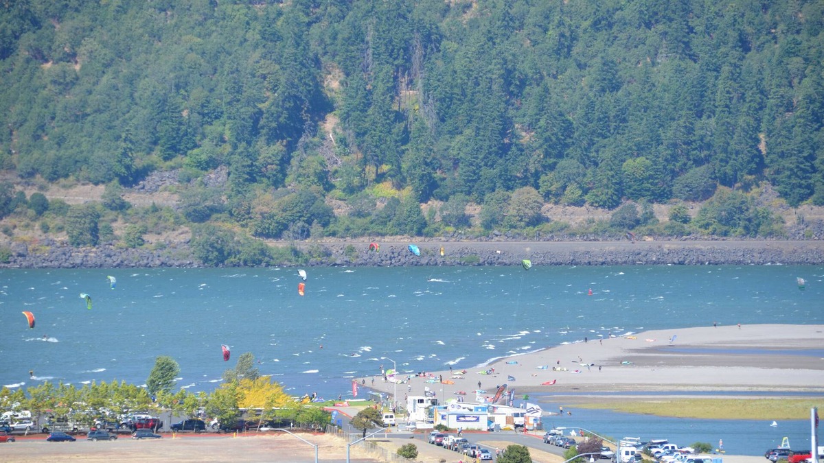 Hood River House | Located Downtown With Columbia River Views. Walk Everywhere!