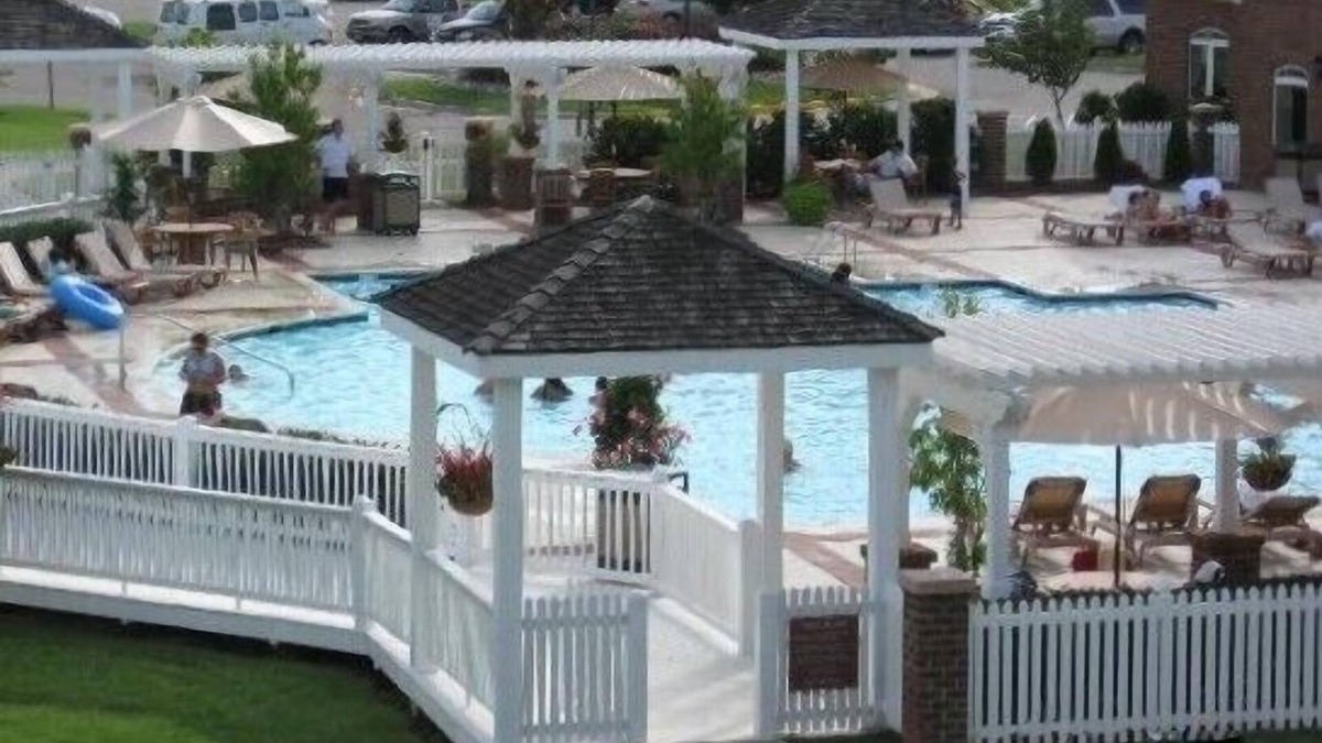Williamsburg Condo | Located in the Heart of the Williamsburg!