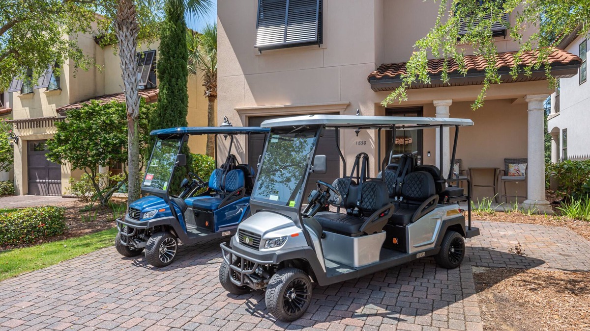 Villa Lago House | Located on Golf Course ~ Two Golf Carts ~ Balcony ~ Patio