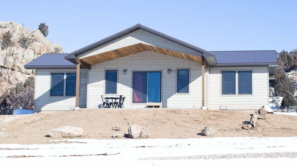 Saratoga Cabin | Located on Scenic Highway 130 Snowy Range