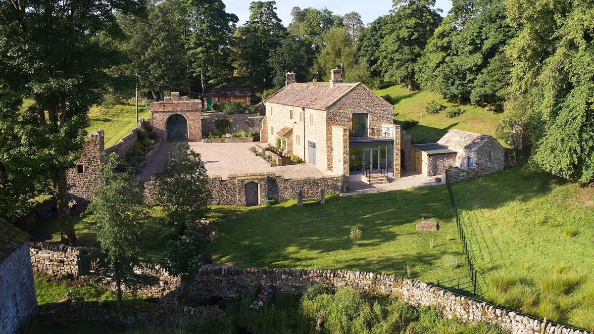 Alston House | Located within the close proximity of Alston in Cumbria, The Old Buttress was renovated in 2021 and