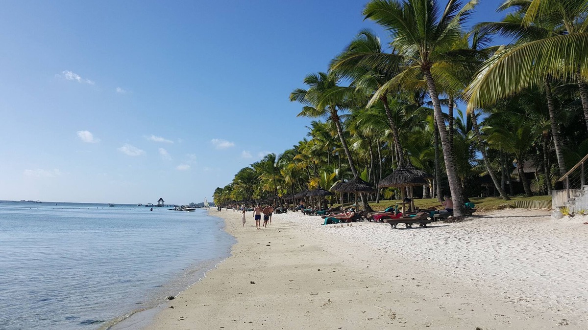 Trou aux Biches Apartment | Location appartement mer 1à 2 pers 250m Trou aux biches et 500m Mon choisy plage