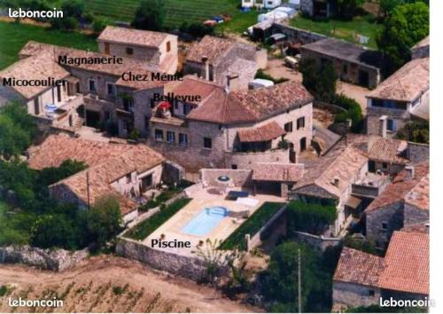 Orgnac-l'Aven Apartment | Location chaleureuse à Orgnac-l'Aven avec piscine partagée