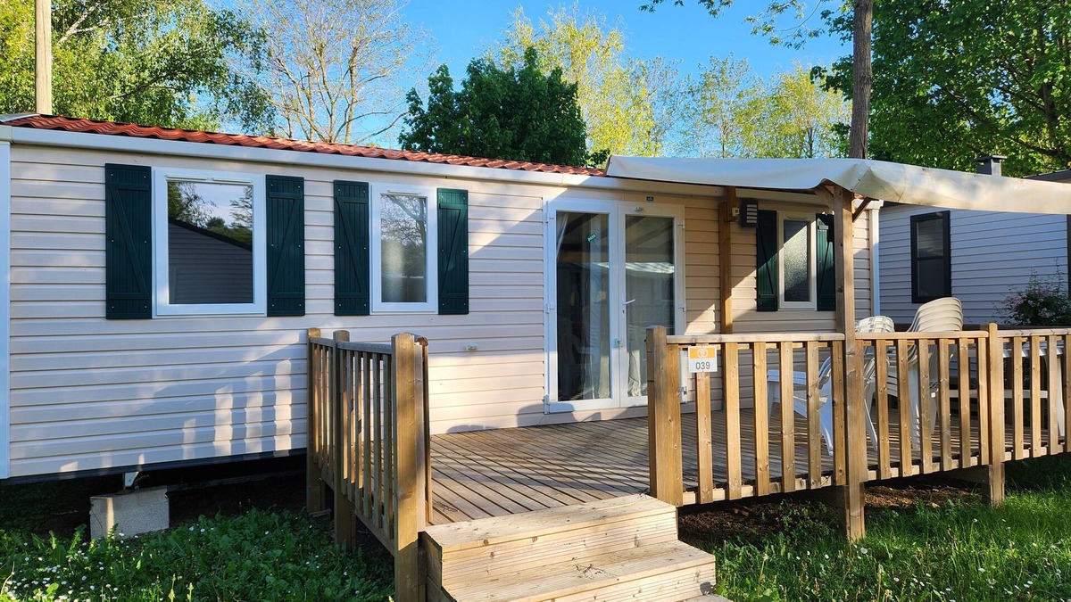 Chateauneuf-de-Galaure House | Location Mobil-home 3 Chambres Dans Camping 4