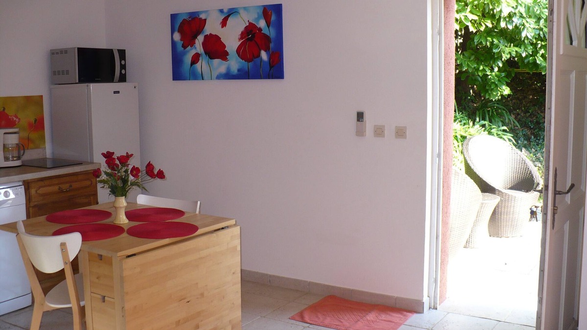 Les Adrets-de-l'Esterel Apartment | Location in the heart of the Esterel Mountains, halfway between Cannes and Frejus. 3 *