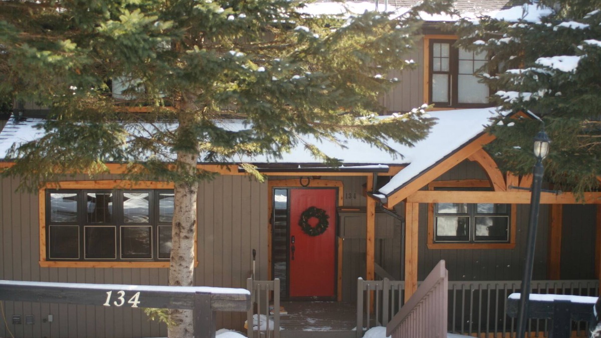 Domaine Nansen House | Location Location Location The absolute best all season location at Tremblant