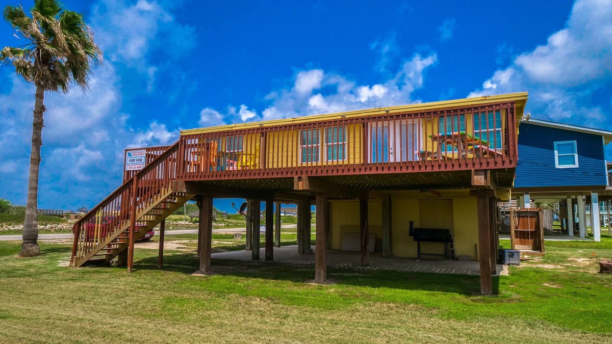 Surfside Beach House | LOCATION LOCATION LOCATION - Beach, Bay, Trails, Fishing, Crabbing, Biking, walk