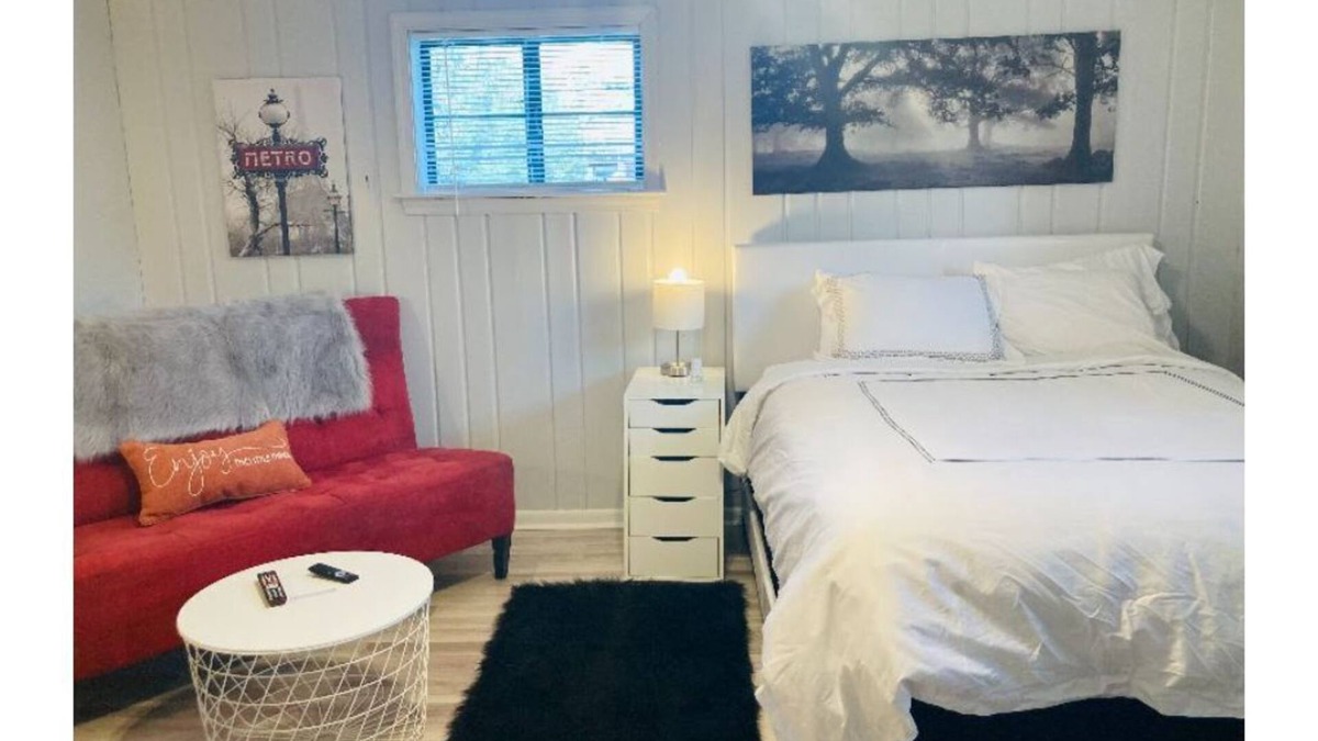 Buzzard Point Apartment | Location Location Crystal City mins to Washington, DC DCA