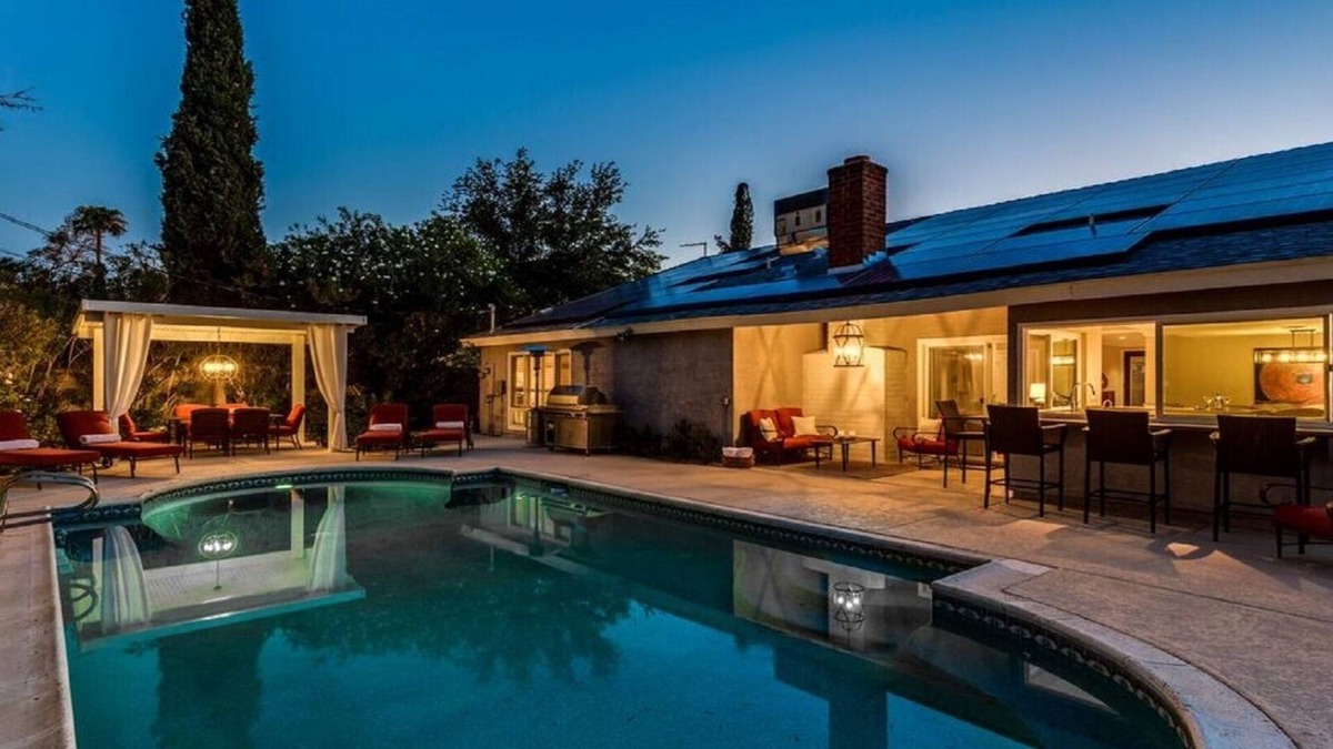 Rancho Oakey House | Location, Location, Location Designer Pool Home