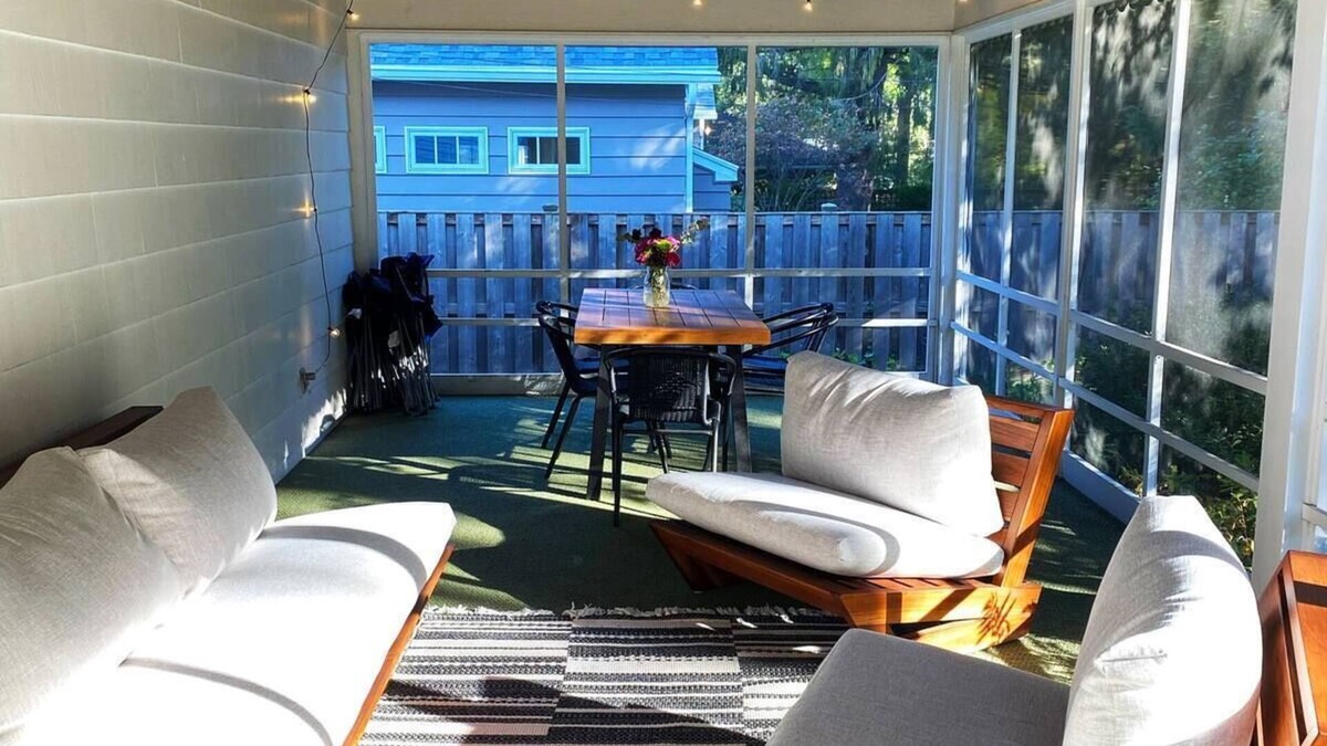 Rochester House | Location, location!nModern & cozy home in Pittsford, NY.