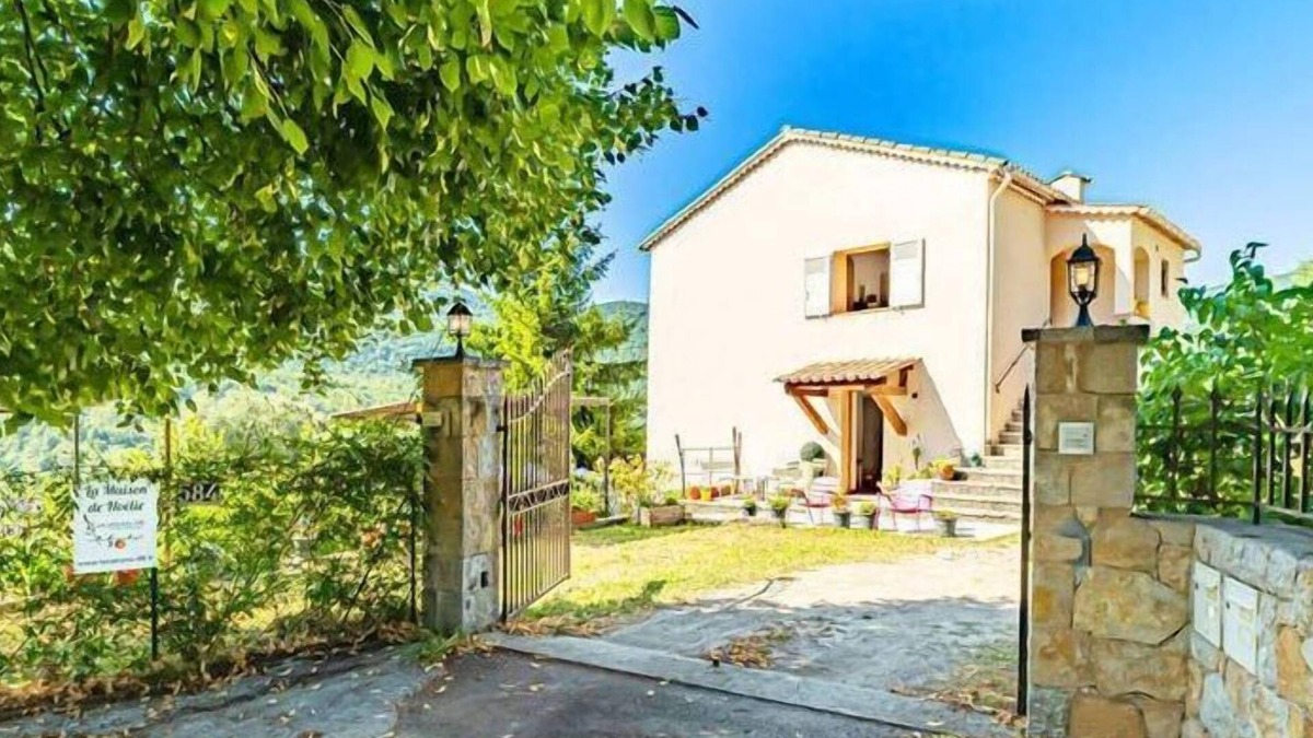 Le Bar-sur-Loup Apartment | Locations-06, La Maison de Noelie garden floor