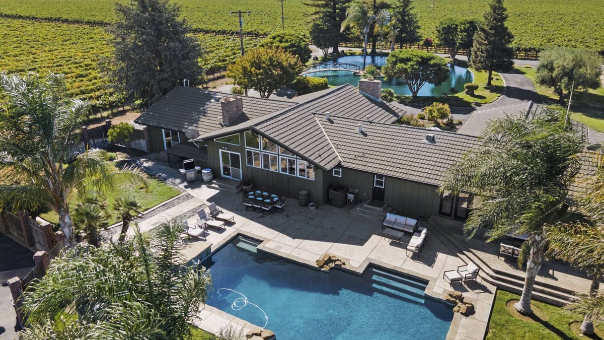 Lodi House | Lockewood Vineyards - Near Wineries, Wedding Venues & Minutes from Downtown Lodi