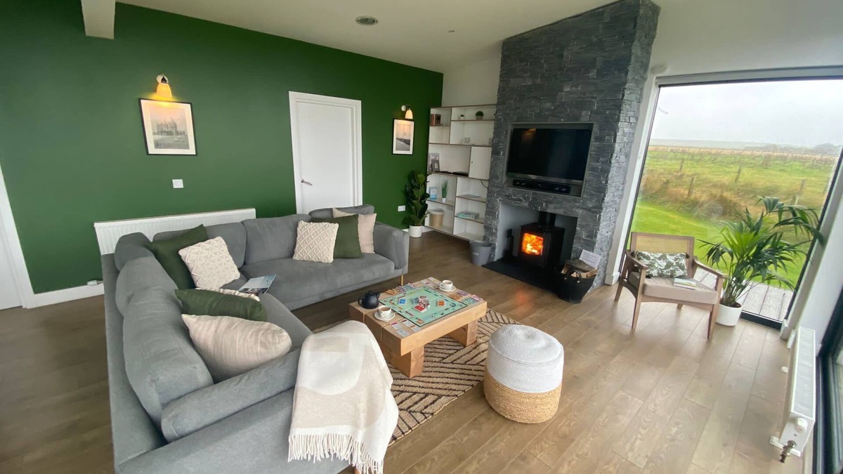 John O'Groats Cottage | Lodge 11 - 3 Bed Sea-View - a john o'groat that sleeps 6 guests in 3 bedrooms