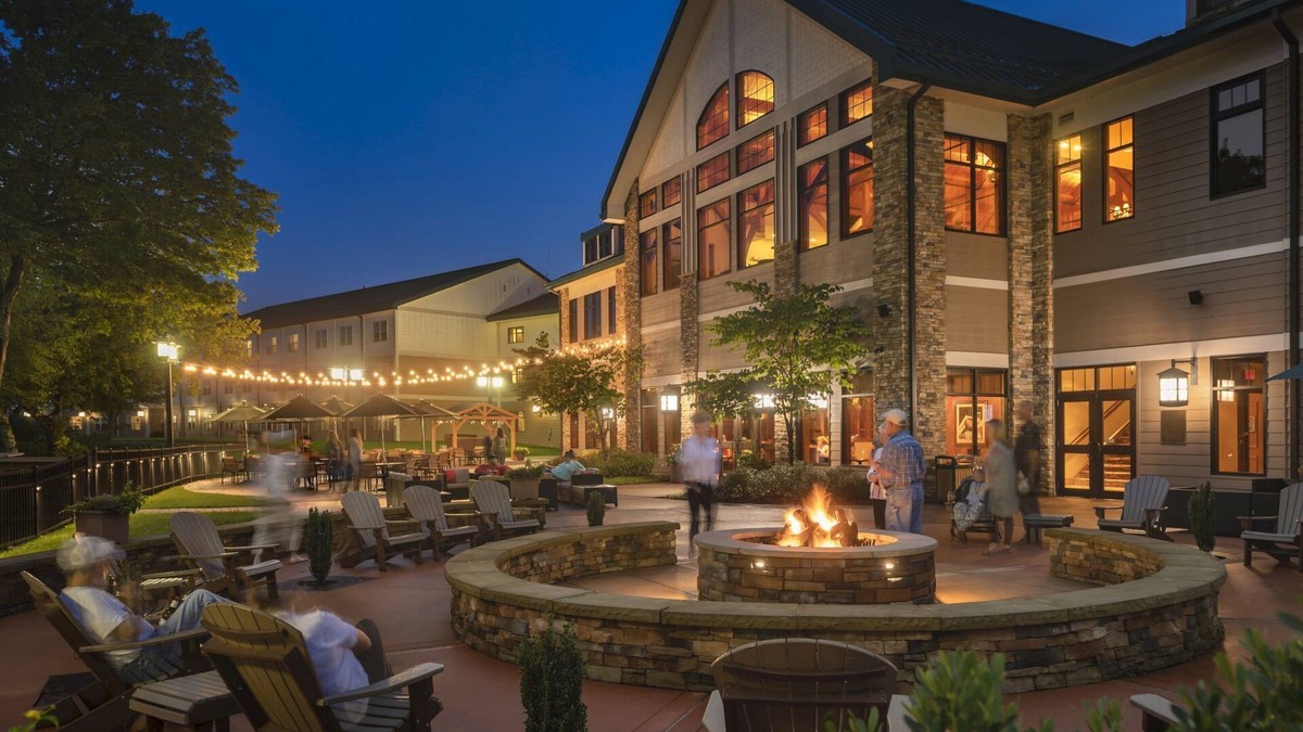 Roanoke Cabin | Lodge ADA Room + Tub | Park View | Resort Access