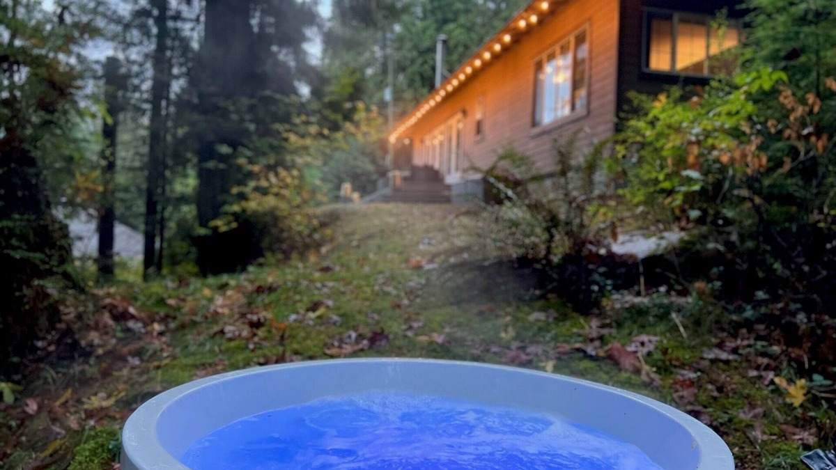 Port Moody Cabin | Lodge C1 |Hot tub & Sauna |Cape Carraholly Retreat