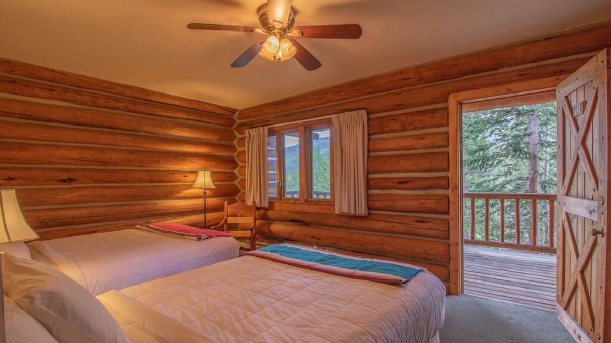 Estes Park Hotel | Lodge Double Queen Longs Peak View