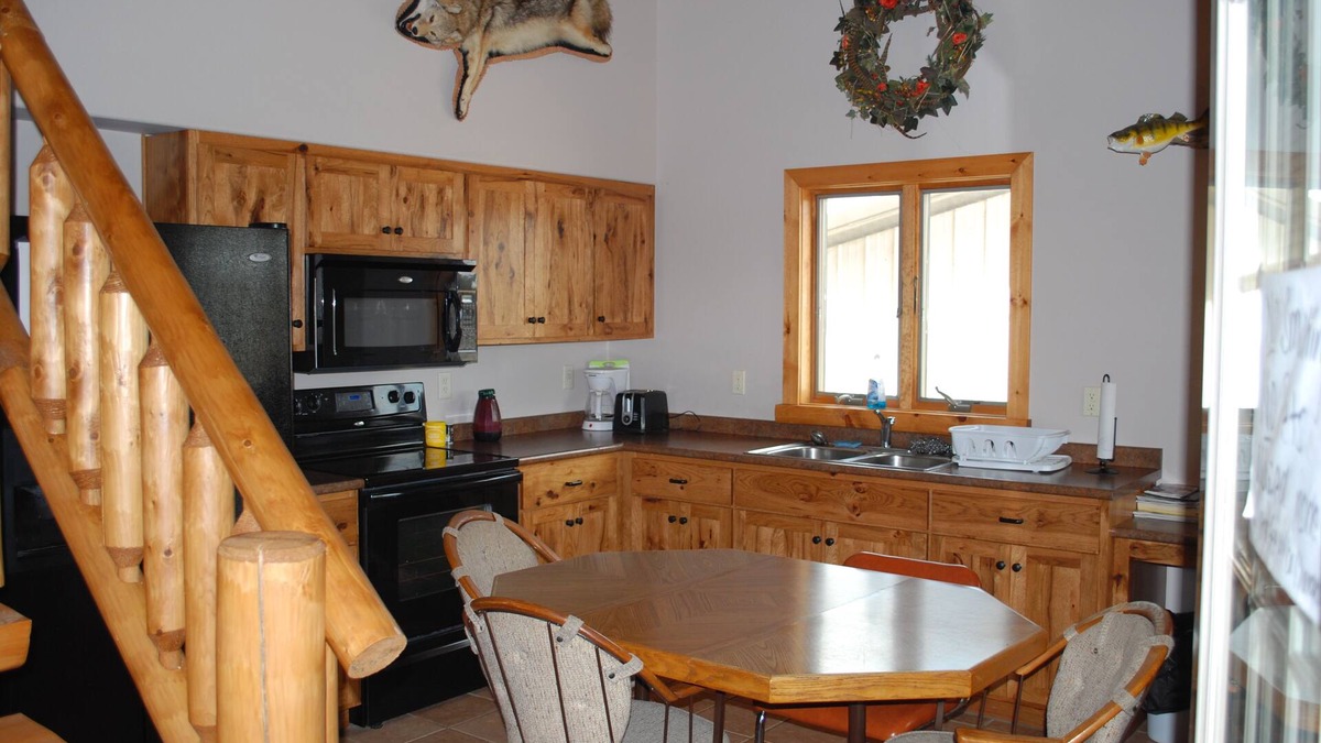 Webster Cabin | LODGE in Webster HYWY 12 & 25 Located on site with Pereboom Cafe