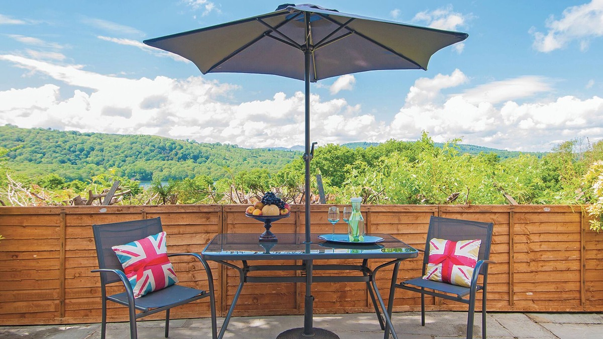 Low Newton Ski Chalet | Lodge with one king-size double with TV.