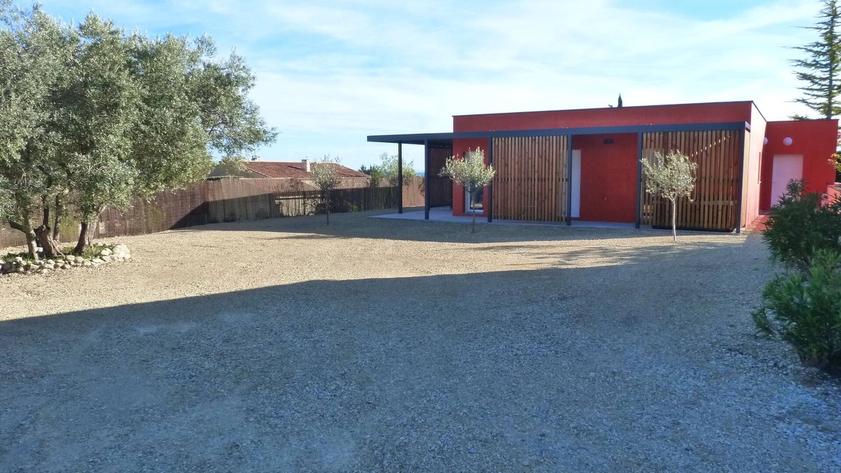 Valensole House | LODGES II, in the middle of lavender and olive trees.