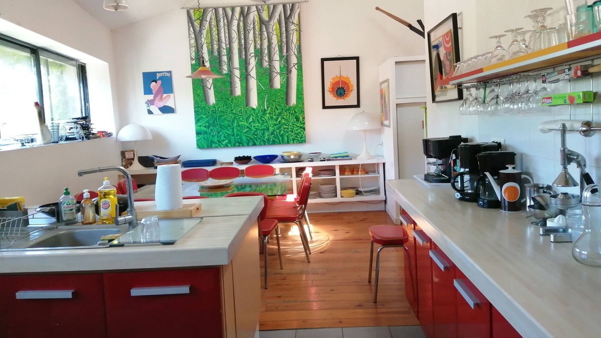Le Peyrat House | lodging in an art gallery in Cathar country