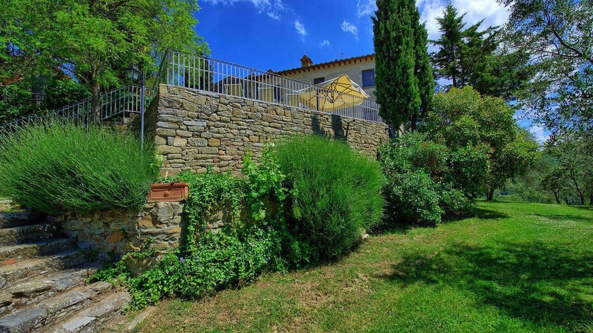Greve in Chianti Apartment | Lodging in San Polo,Chianti,pool,terrace,barbecue,al fresco dining,Wi-Fi,sleep 4