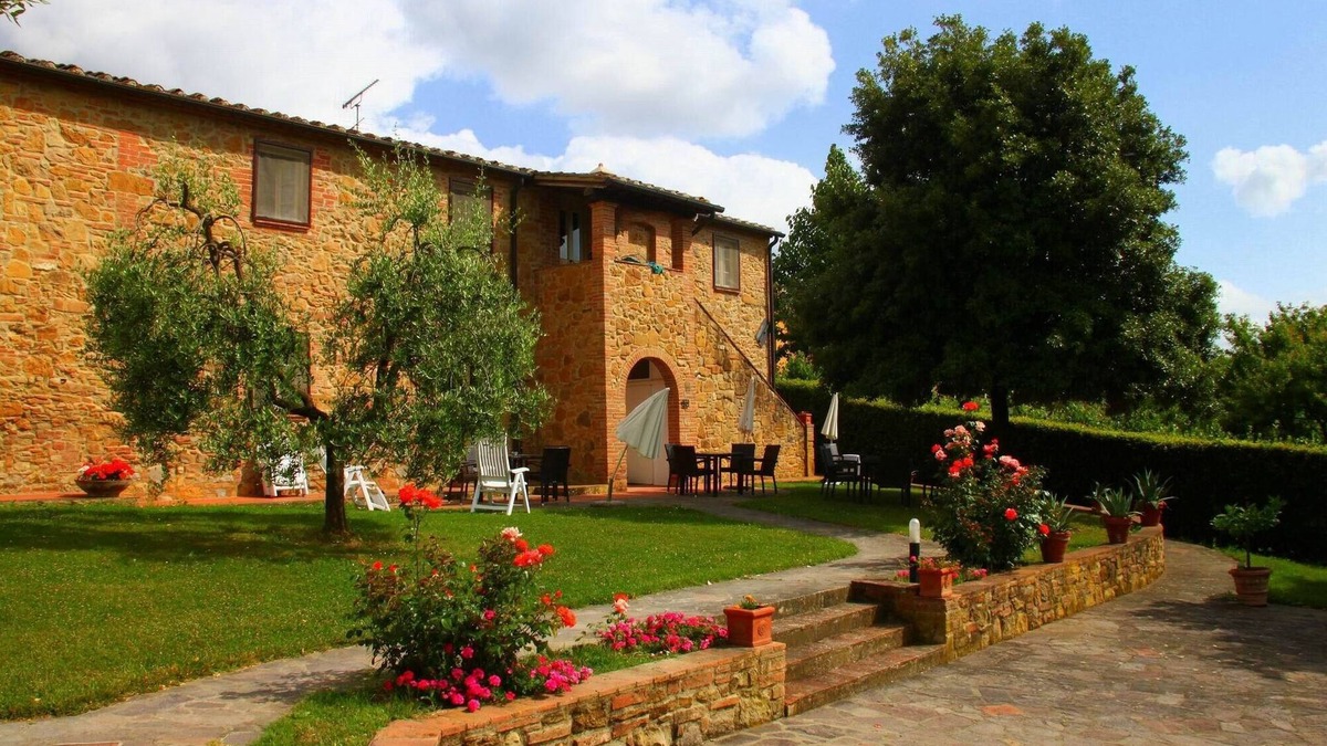 Montaione Apartment | Lodging in Montaione,pool,children pool,Aircon,ideal for families, sleep 8