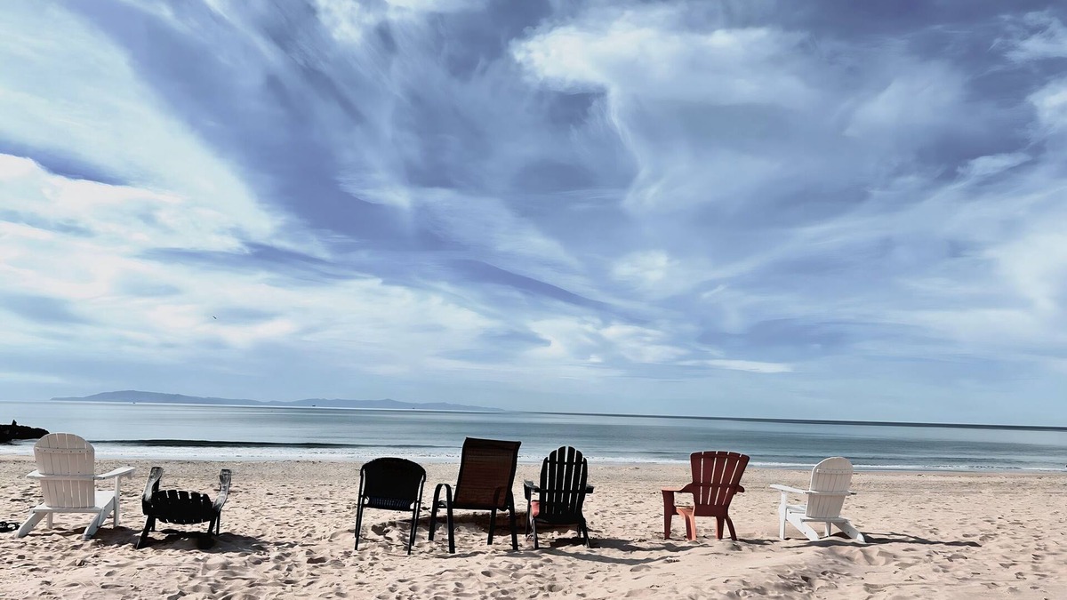 Pierpont Bay Apartment | Loft 38 Sunny Upper Beach Loft+ Steps to Sand + A/C