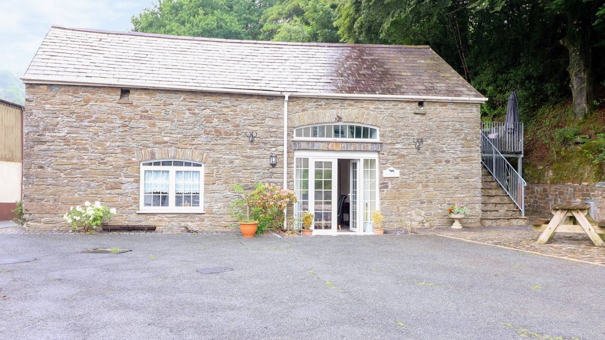 Llandysul Cottage | LOFT APARTMENT, romantic, country holiday cottage in Llandysul