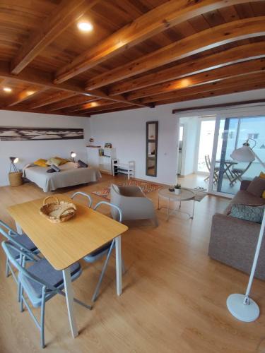 Caleta de Caballo Apartment | Loft Casa Burgao