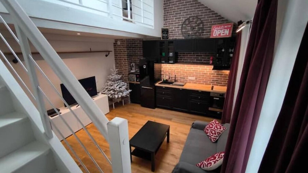 Belleville Apartment | Loft Duplex Parisien au Pied du Métro