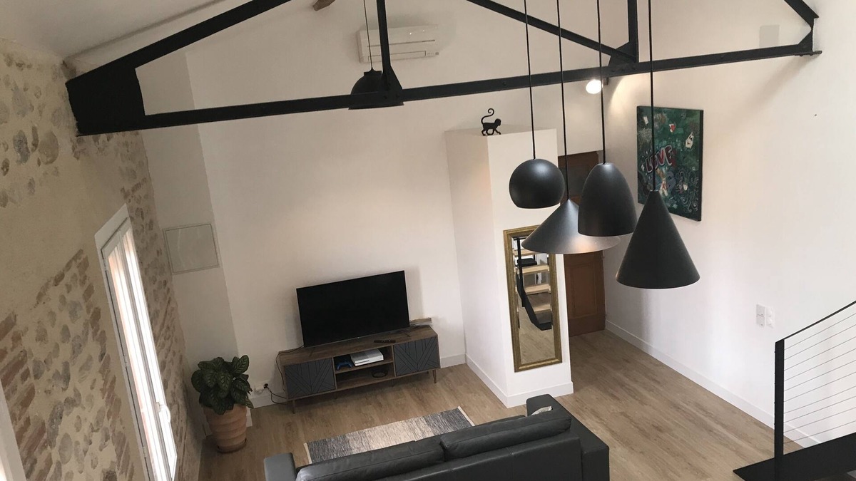 Saint-Genis Apartment | Loft amidst the vines