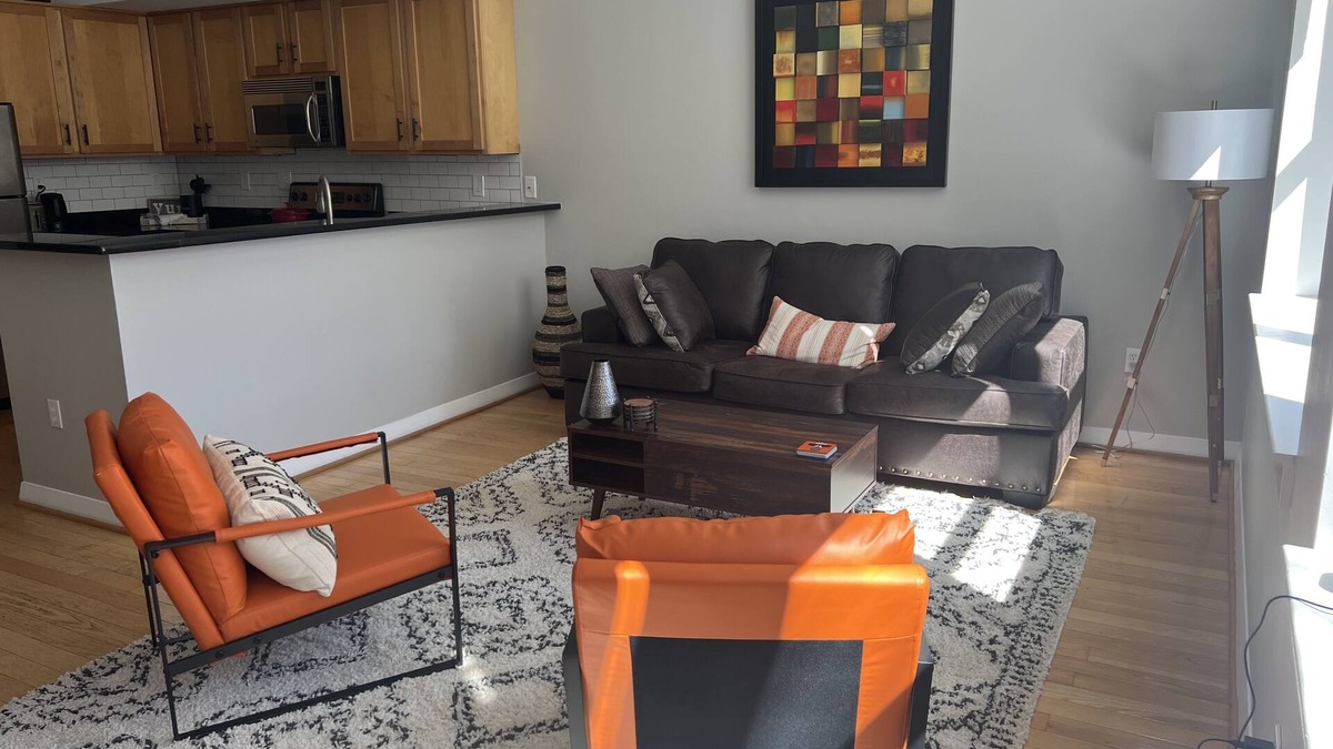 Downtown Apartment | Loft in downtown Norfolk, restaurants/entertainment at your door step