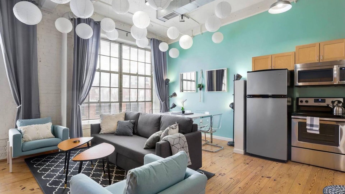 Downtown Apartment | Loft Living in the Trendy Warehouse District