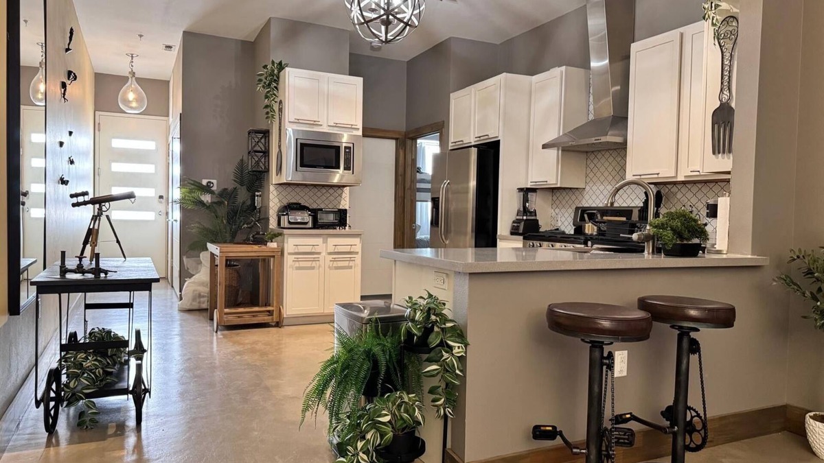 Government Hill Condo | Loft Near Pearl & Riverwalk