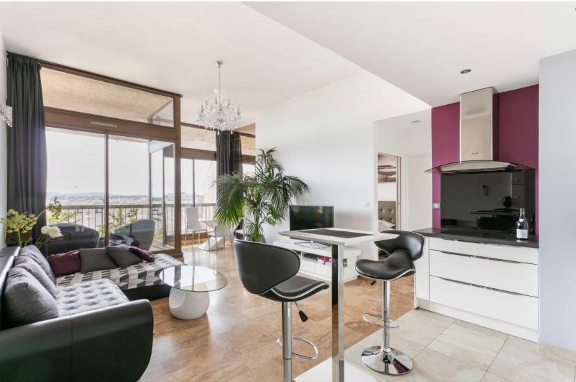 Comedie Apartment | Loft Triangle comedie, Parking free