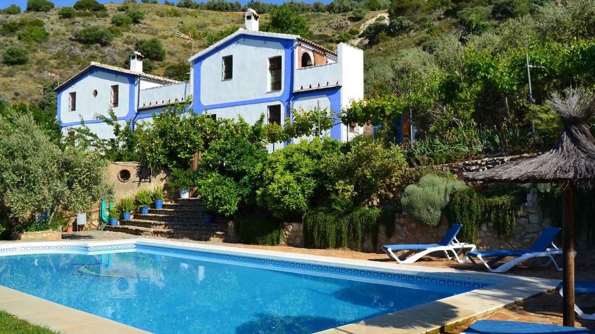 Rute Cottage | Loft type, pool, terrace, wifi, mountain views, sunsets.