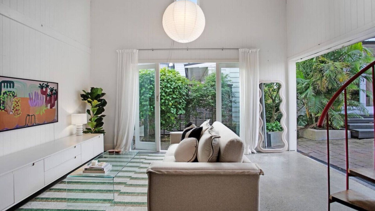 Freemans Bay House | Lofty Haven in Ponsonby with Parking