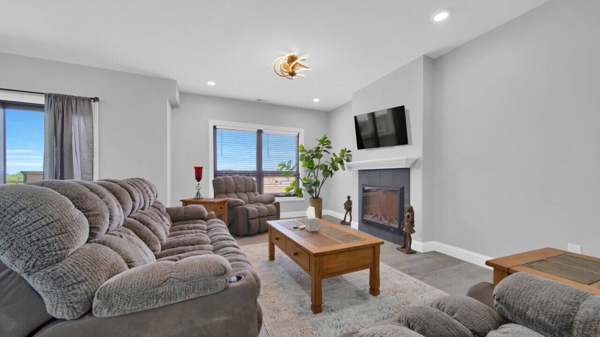 Port Huron Apartment | Lofty Riverview Retreat - Great views & downtown!
