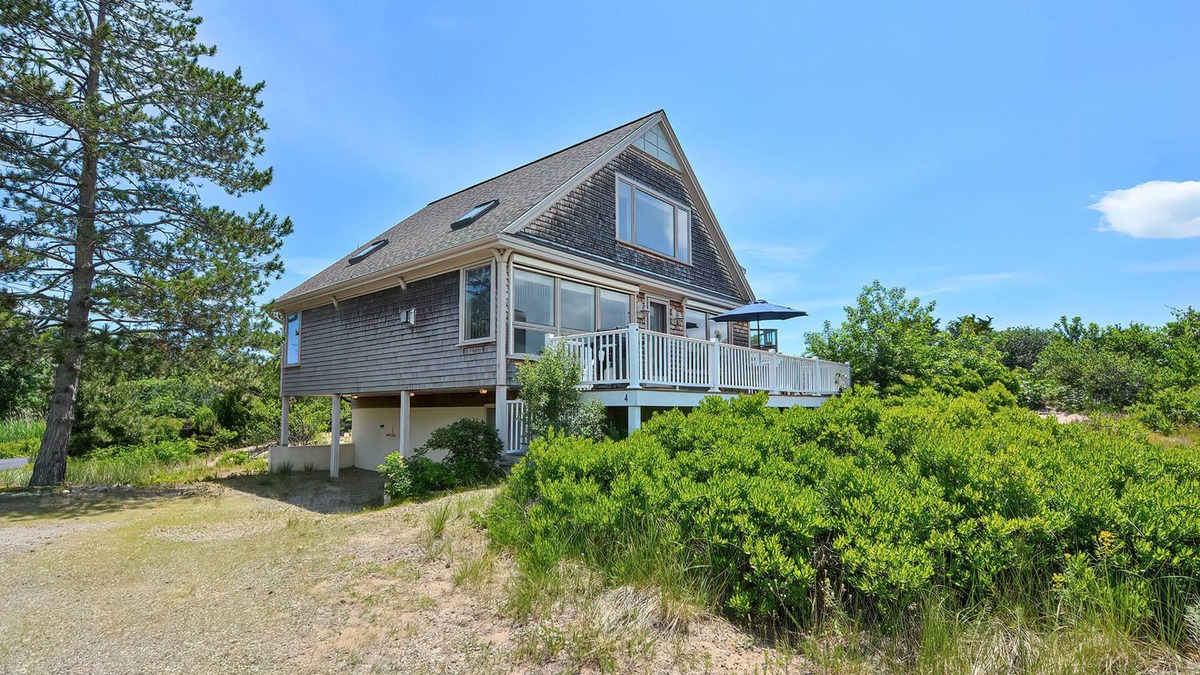 Newbury House | Lofty Views: The best of Plum Island at your doorstep.