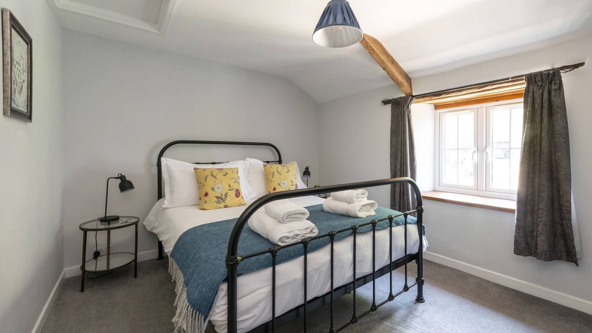 Buckland Newton Cottage | Log burner, heated pool, pub- what's not to like!